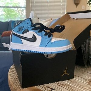 High top Nike for toddler blue and white
